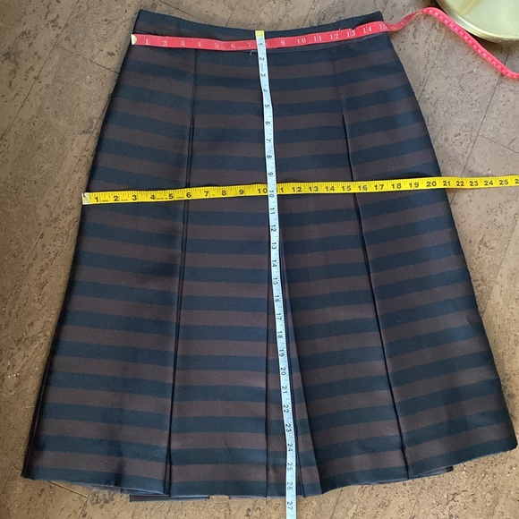Halogen A-line, pleats, stripes, skirt, black/brown! Sheen! LIKE NEW! Size 6 - Picture 16 of 17